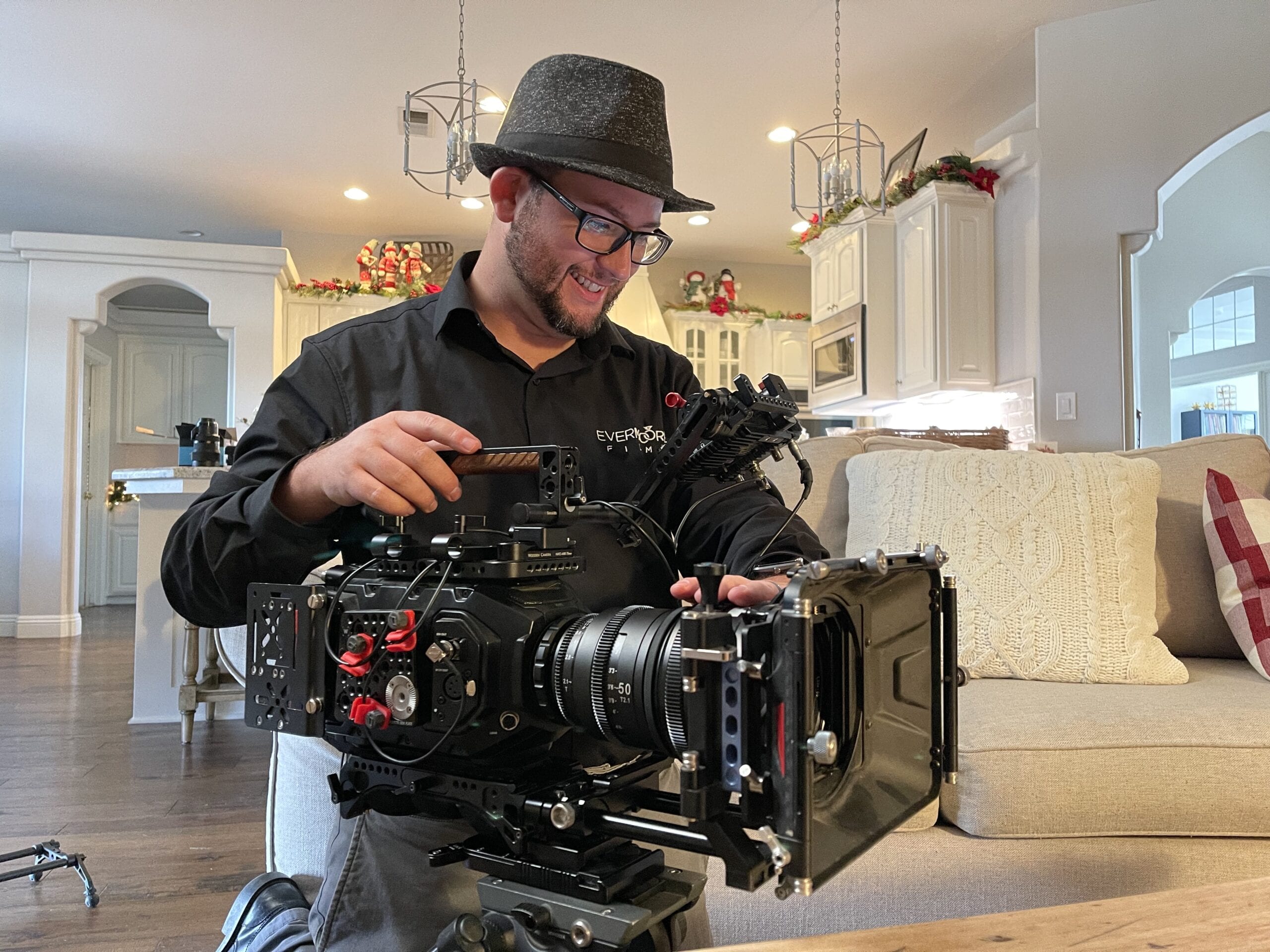 Bakersfield Video Production Cinema Camera Behind The Scenes. Videographer in Bakersfield filming a product. 5 Best Videographers in Bakersfield.